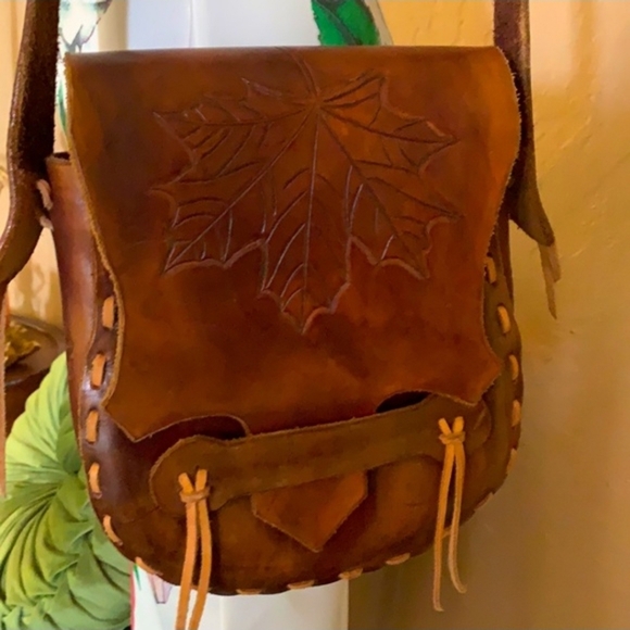 Handmade Artisan Tooled Leather Bag Leaf Design - Picture 8 of 8